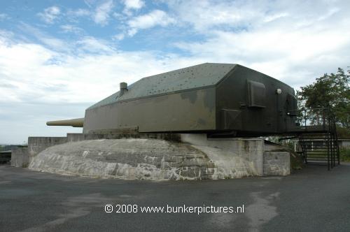 © bunkerpictures - 28 cm gun Fort Austratt